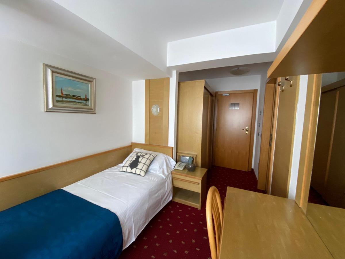 Grand Hotel Miramonti Пассо-дель-Тонале Номер фото